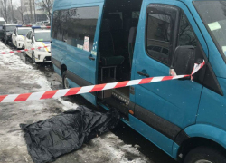 Убийство на остановке: парень расправился с мужчиной, который помешал ему сесть без очереди