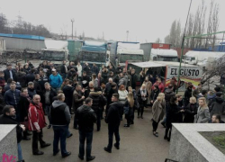 Глава таможенной службы отозвал "приказ об ошибках" после забастовки брокеров 