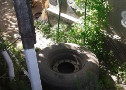 Разбивший окно "снаряд" перепугал жильцов дома в молдавском селе