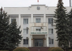 В результате обысков в Криулянах задержаны два местных чиновника: в чем их обвиняют