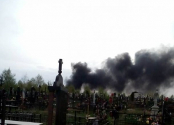 Огромный черный столб дыма над кладбищем «Дойна» испугал жителей Кишинева
