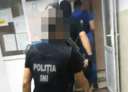 Группа молодежи промышляла кражами из домов и автомобилей