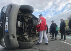 Микроавтобус перевернулся на трассе в Оргеевском районе