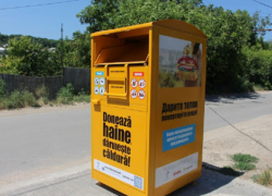 На столичных АЗС появились пункты приема вещей для малоимущих