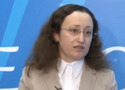 Кандидат от блока ACUM предложила измерять длину дорог в килограммах