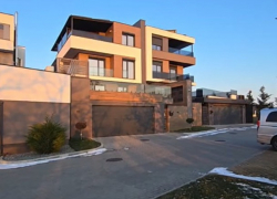 Костюк показал роскошный дом за 30 миллионов - политик утверждает, что дом принадлежит Виорелу Чернэуцану