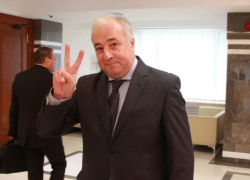 Экс-депутат, жаловавшийся на низкую зарплату, осужден за незаконное обогащение