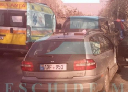 Трагедия в столице - 26-летний водитель погиб, врезавшись в сразу пять машин на обочине