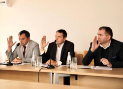 Комитет национального спасения формирует Народное правительство и Народный трибунал, который будет судить нынешних правителей за узурпацию государственной власти