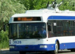 Из-за нехватки кадров в Кишиневе водители троллейбусов работают с диким перегрузом и падают в обморок