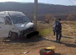 Возле села Руска рейсовый микроавтобус попал в серьезную аварию