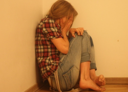 Точным ударом ножа в шею 13-летняя украинка убила пристающего к ней отца 