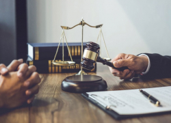 Четырех судей хотят привлечь к ответственности за уклонение от норм неподкупности