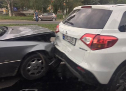 Три столкнувшихся автомобиля парализовали движение из аэропорта в Кишинев