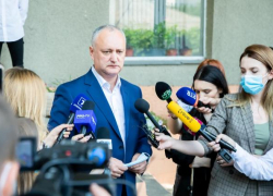 Додон: нужны досрочные президентские и парламентские выборы, иначе Молдова не выживет