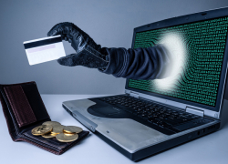 Интернет-мошенник, обокравший десятки людей, предстанет перед судом 