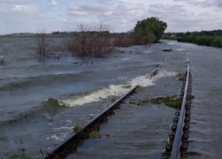 В Кагульском районе участок железной дороги полностью ушел под воду