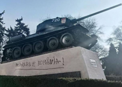 В Бельцах осквернили памятник-танк советским воинам-освободителям