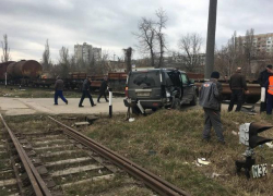 "Ужас": поезд врезался в автомобиль в Кишиневе на глазах у свидетелей 