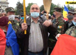 Революция биотуалетов: вместо булавы метла, чтоб по-старому мела