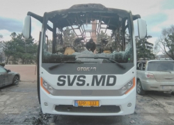 "Это поджог": в Кишиневе на парковке сгорел пассажирский автобус