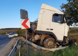 Цистерна с мустом перевернулась в Яловенском районе