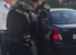 Две тонны подозрительного вина конфисковали у жителя Калараша