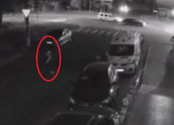 В Кишиневе играющие подростки умышленно помяли крыло машины 