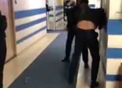 Яростная драка украинских депутатов на телеканале Порошенко попала на видео