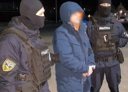 Скрывавшегося в Хмельницкой области криминального авторитета из Молдовы выдворили с Украины