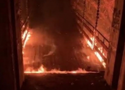 Срочная новость: в парке Долина Роз горит мост влюбленных