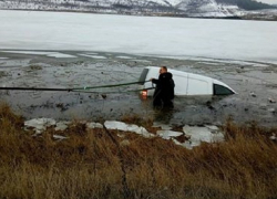 Автомобиль вылетел с трассы Кишинев - Бельцы и утонул в пруду 
