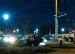 На Ботанике зрелищно перевернулась и упала на крышу Skoda