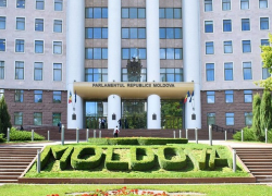 Снижение порога с 61 до 51: депутаты PAS единогласно приняли поправку к закону об оценке судей 