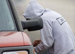 Под Рыбницей друзья пытались угнать три автомобиля подряд