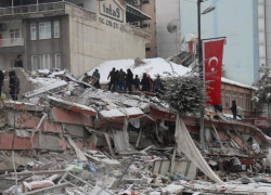 Землетрясение в Турции: молдавские спасатели вытащили из-под завалов трехлетнего мальчика