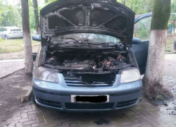 Упавший на капот кабель уничтожил автомобиль на Рышкановке