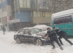 Столичная полиция оказывает помощь жителям Кишинева