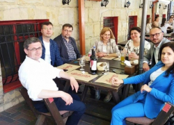 Соратники Санду «зарядились» вином перед очередной акцией протеста