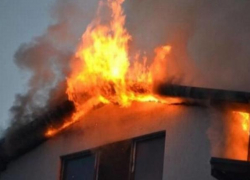 Пожар в Каушанах - спасателям удалось спасти женщину с ограниченными физическими возможностями