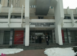 Эвакуацию людей произвели из здания суда в центре Кишинева из-за сообщения о бомбе