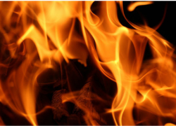 Подросток получила ожоги, попытавшись разжечь огонь бензином