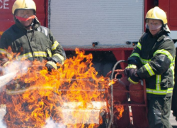 Срочно: в Кишиневе загорелся склад 
