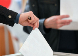 Первые шесть конкурентов получили порядковые номера в бюллетенях