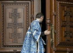 Зараженный коронавирусом монах сбежал из Приднестровья в Молдову