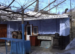 120-летний бордей вместо дома: пенсионерка выбрала альтернативу дорогому газу