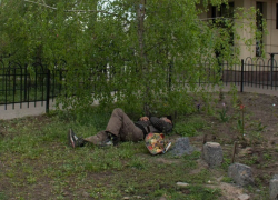 Украинец подавился салом и умер у станции метро в Киеве