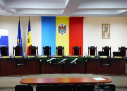 Как ни в чем не бывало: ЦИК начинает подготовку к досрочным парламентским выборам 6 сентября