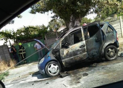 Полностью сгоревший Mercedes спровоцировал большую пробку в столице 