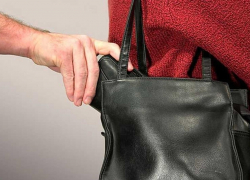 Столичная полиция задержала карманника, орудовавшего в маршрутке